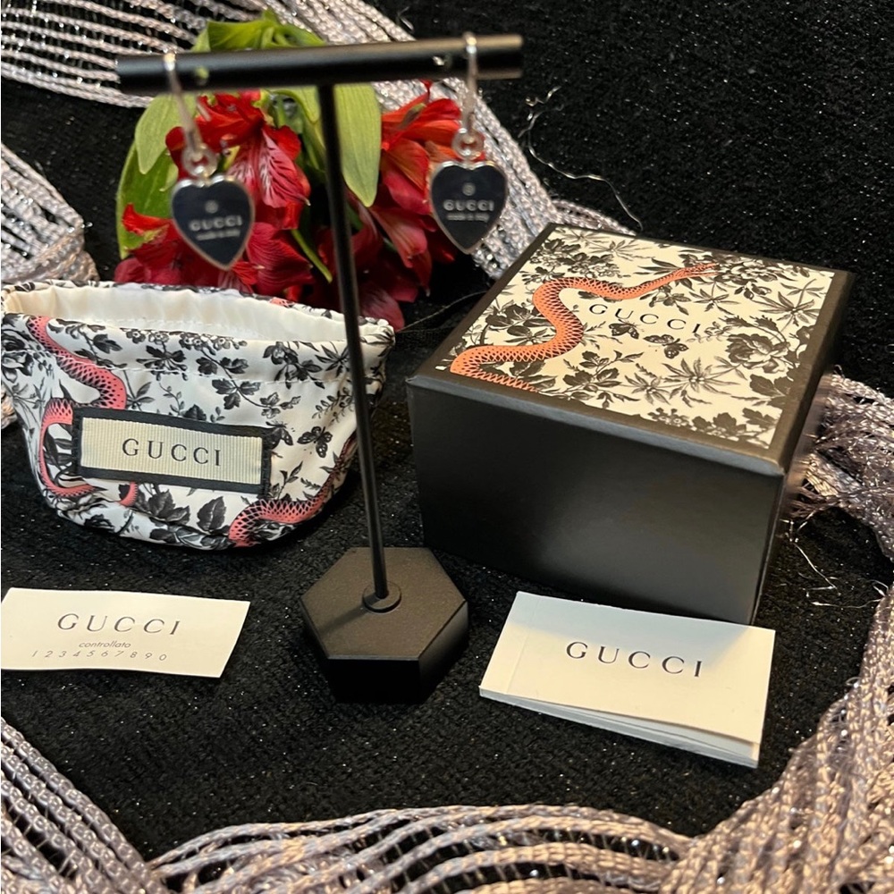 ***SOLD***Authentic Gucci Trademark Logo SS.925 Heart Charm Dangle Earrings New - Picture 10 of 11